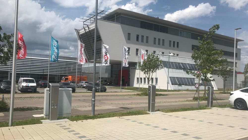 Die Kässbohrer Geländefahrzeug AG betreibt PKW-Ladesäulen mit insgesamt 32 Ladepunkten in Laupheim