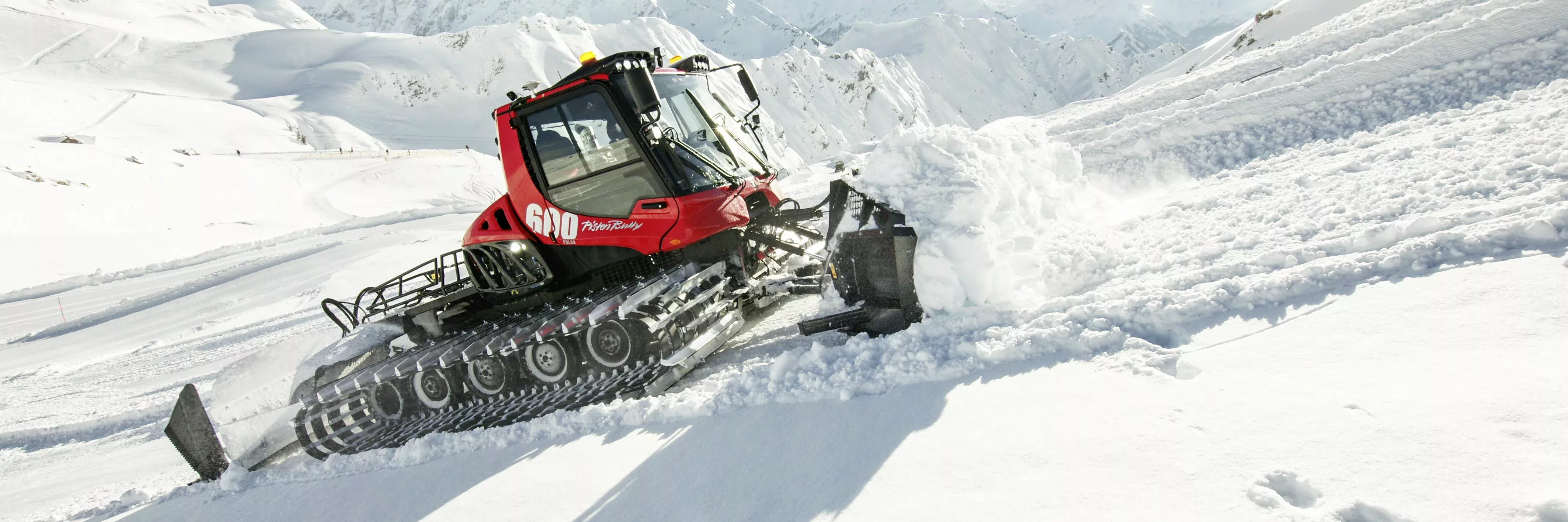 PistenBully 600 | Pulling up the mountain Wir suchen Dich!