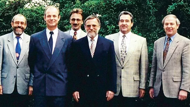 Une photo de groupe d'Erwin Wieland, Gerhard Krone, Karl Knab, Hans-Peter Müller, Franz Beer et Karl Glatzmaier